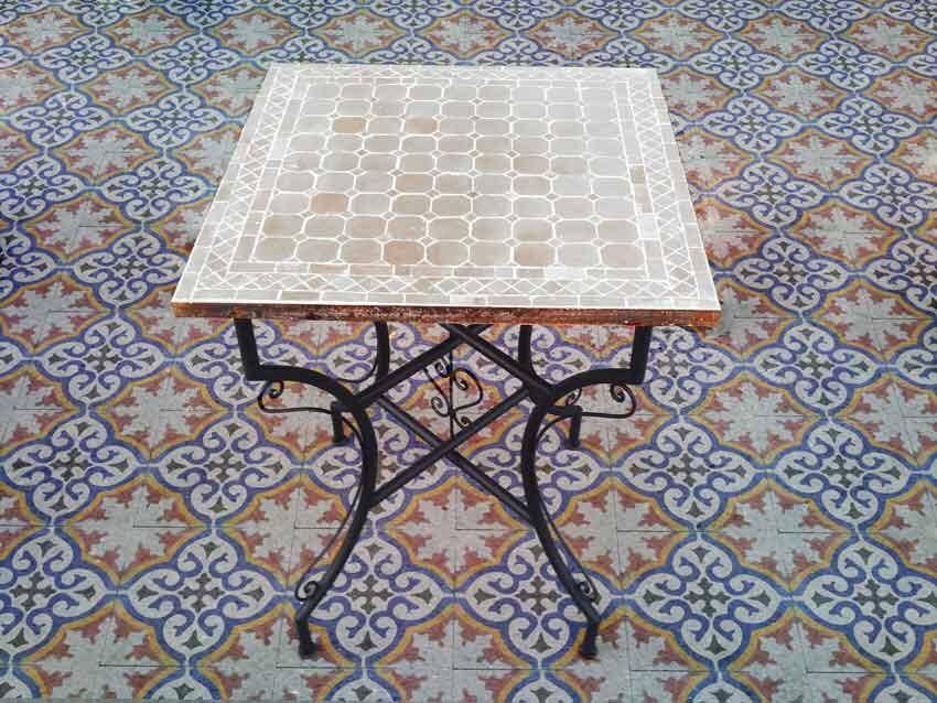 Fyrkantiga mosaikbord vitt