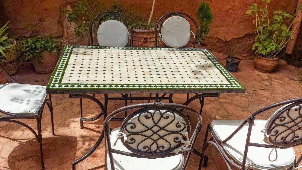 mosaikbord beige grön